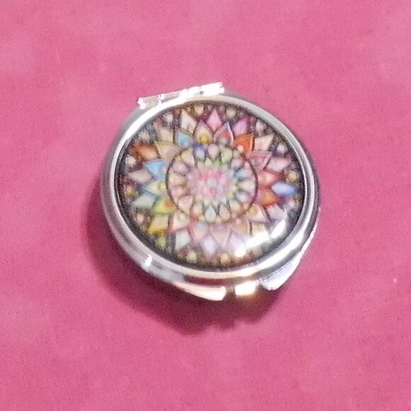 Metal Pill Organizer - Picture 2 of 3